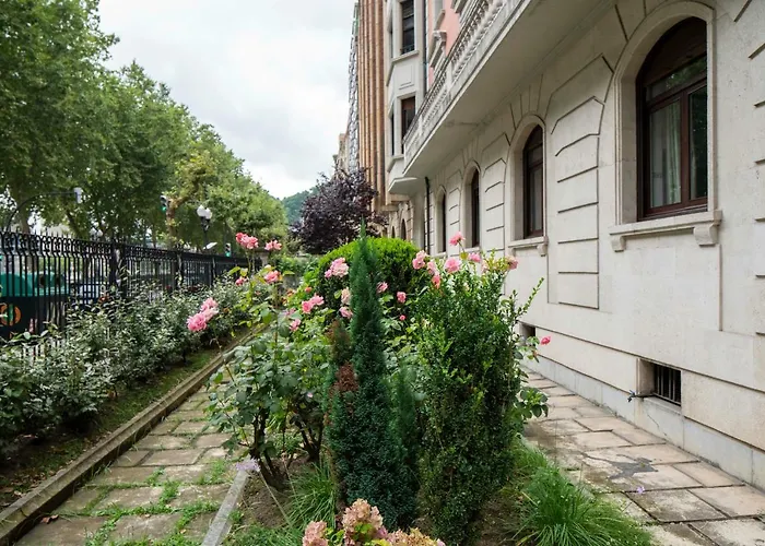 Volantin I By Aston *